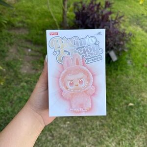 POP MART Big Into Energy Labubu - Loyalty